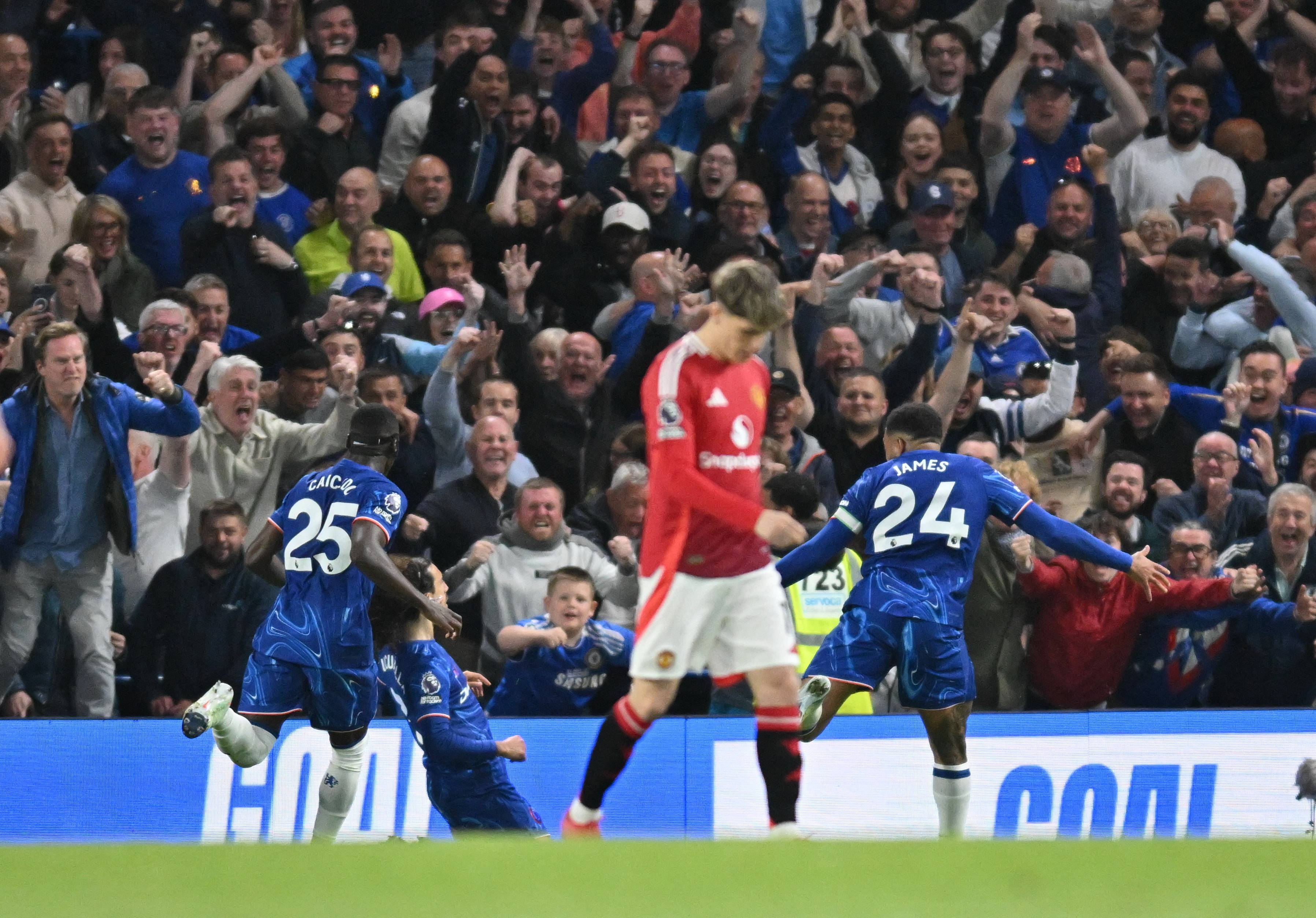 开云平台-曼联遭遇失利，被切尔西逆转