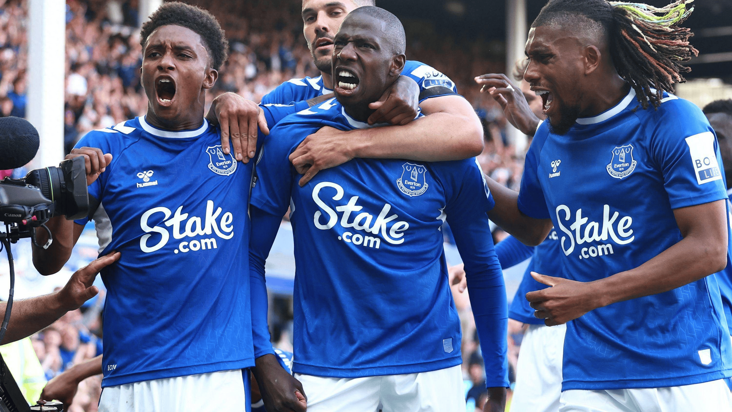 包含马其顿队胜利夺冠，引领下一轮比赛的词条