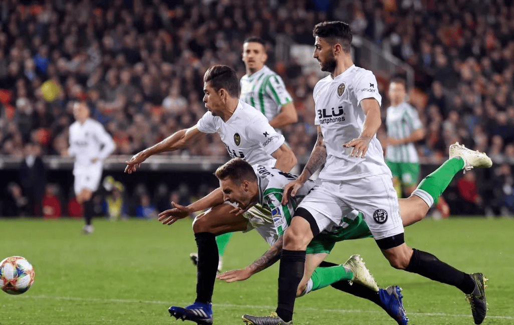 实力悬殊对阵连连，西甲比赛精彩迭起