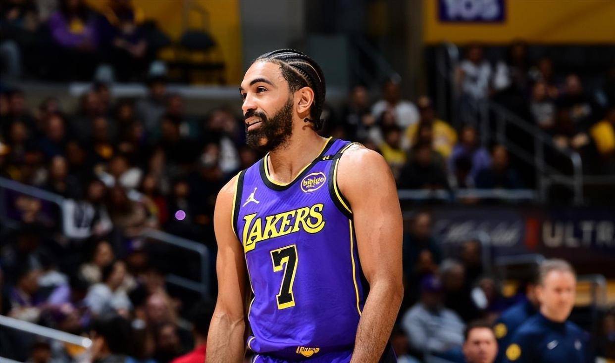 开云sport-爵士翻盘湖人，乔治统治全场