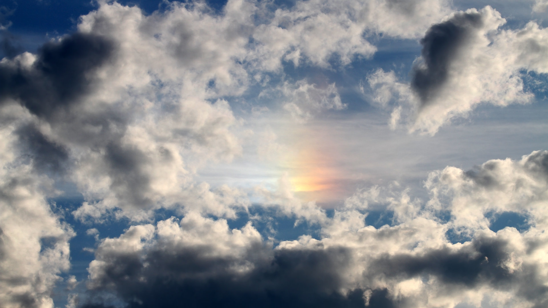 开云体育在线-暗夜中的金色闪电，京多安在黄黑风暴中一剑封喉