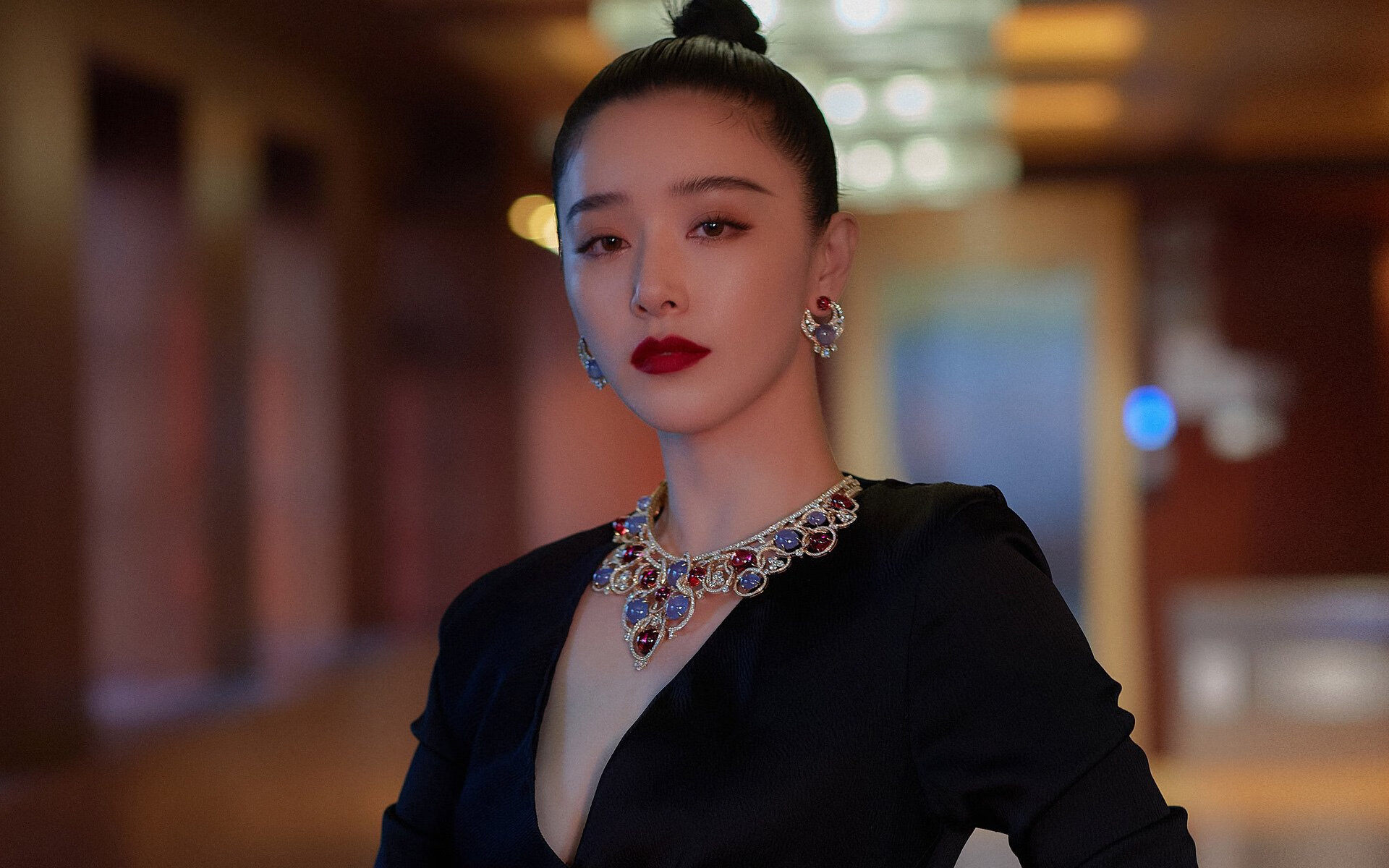 跨界焦点战，安哥拉压制冰岛，坎特用全能征服另一种赛场